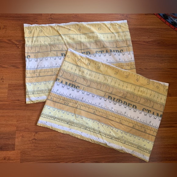 Simon’s duvet cover and pillowcases - Picture 1 of 4